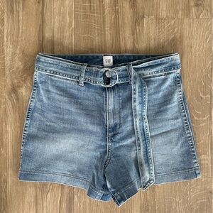 Gap Shorts | Denim Shorts | Belt detail | Size 6 | NWOT